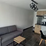 Micro Maison, Refait A Neuf, Spacieux, Agreable