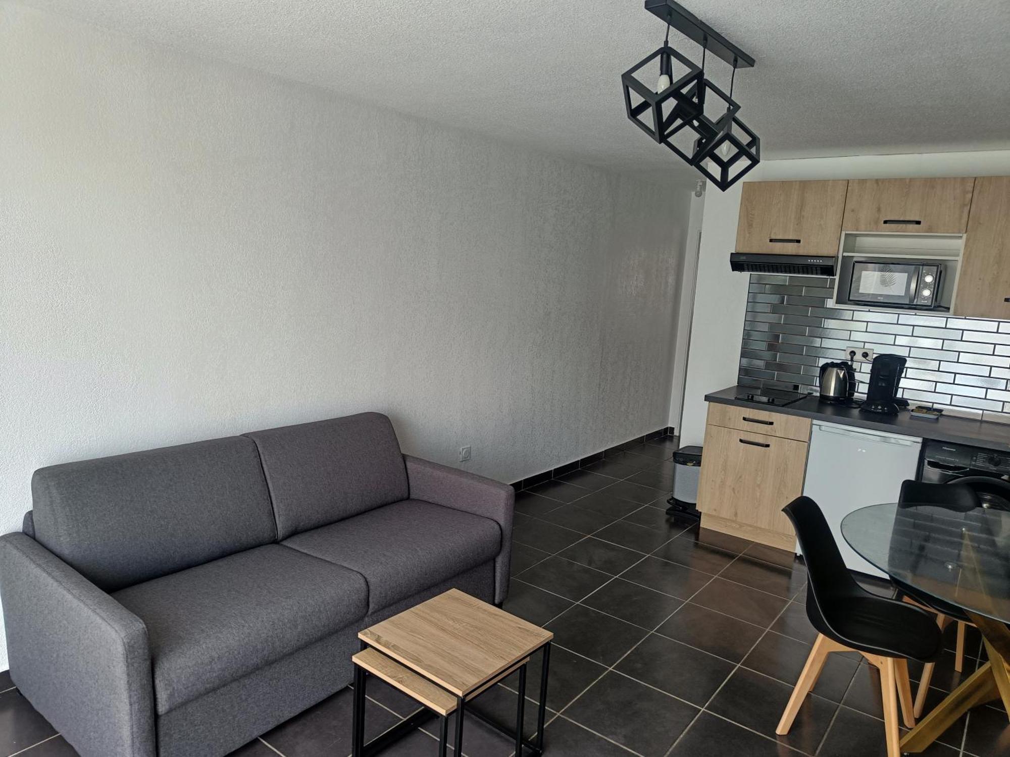 Micro Maison, Refait A Neuf, Spacieux, Agreable